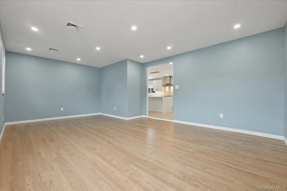616 Harless Place West Hempstead, NY 11552