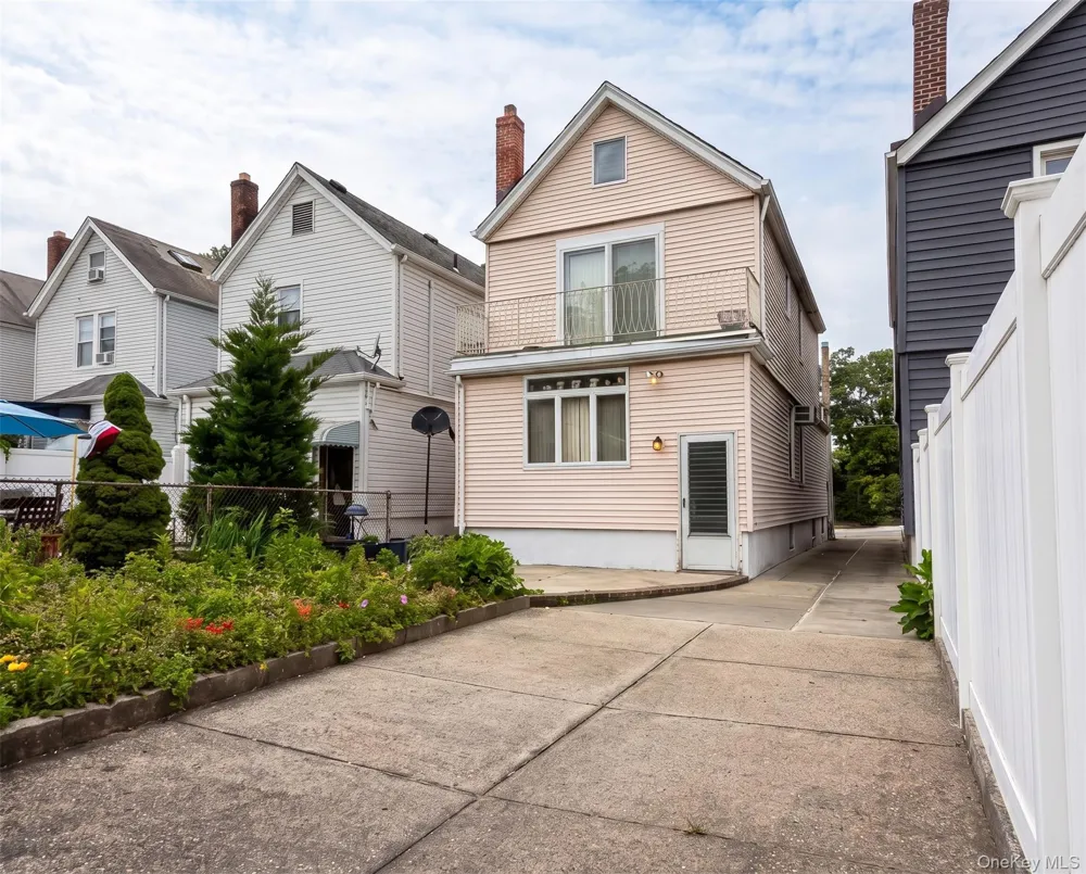 6424 80th Avenue Ridgewood, NY 11385