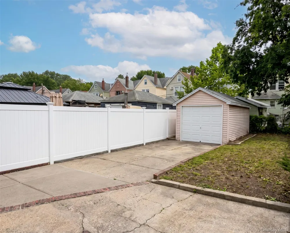 6424 80th Avenue Ridgewood, NY 11385