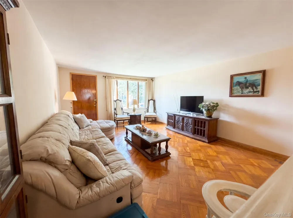 6424 80th Avenue Ridgewood, NY 11385