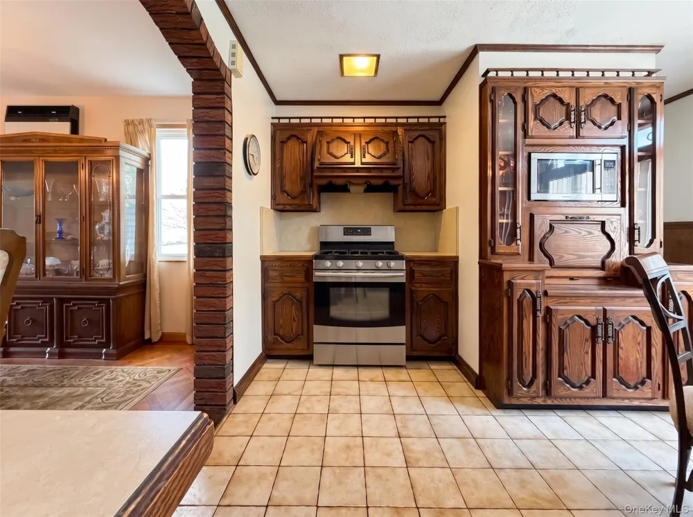6424 80th Avenue Ridgewood, NY 11385