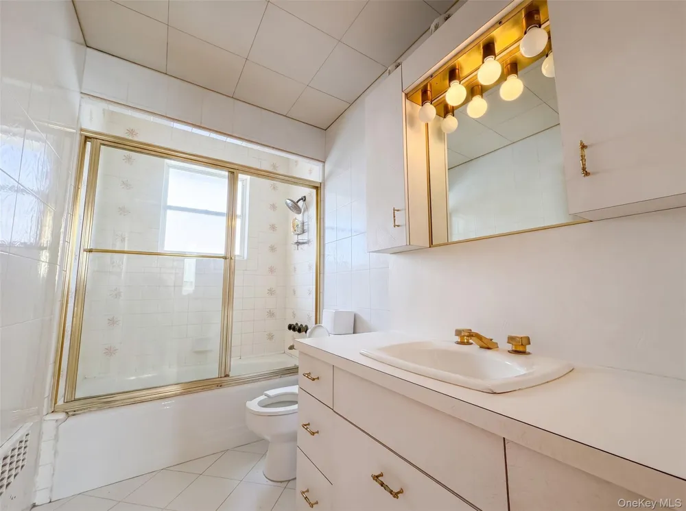 6424 80th Avenue Ridgewood, NY 11385