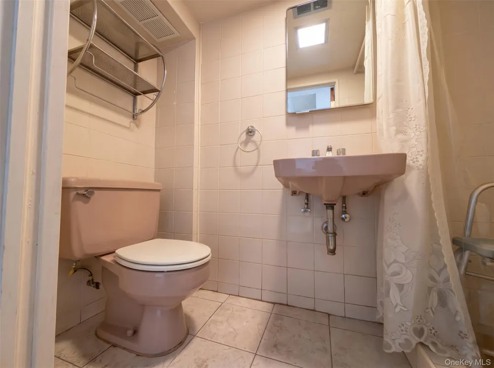 6424 80th Avenue Ridgewood, NY 11385