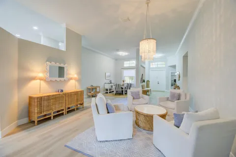 1635 Blue Jay Circle