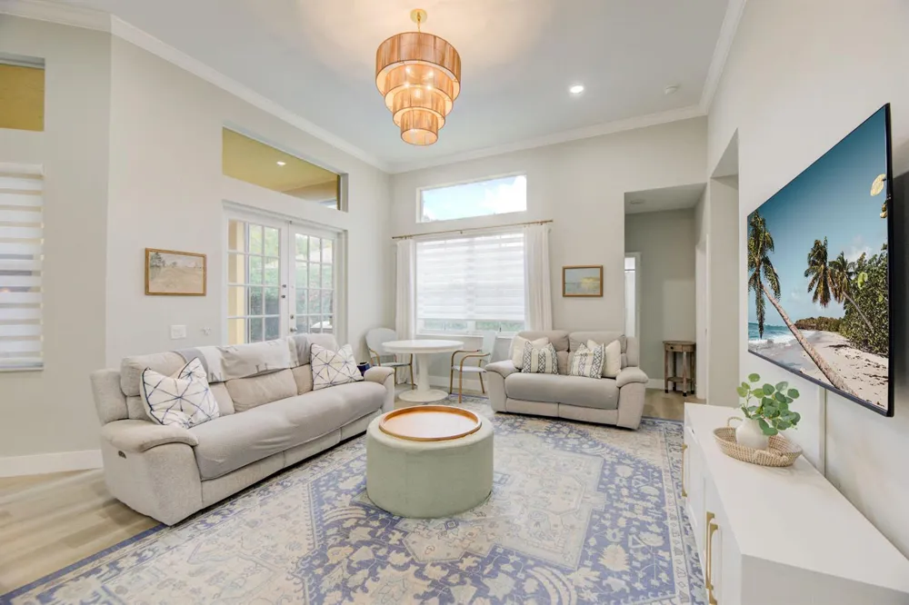 1635 Blue Jay Circle Weston, FL 33327