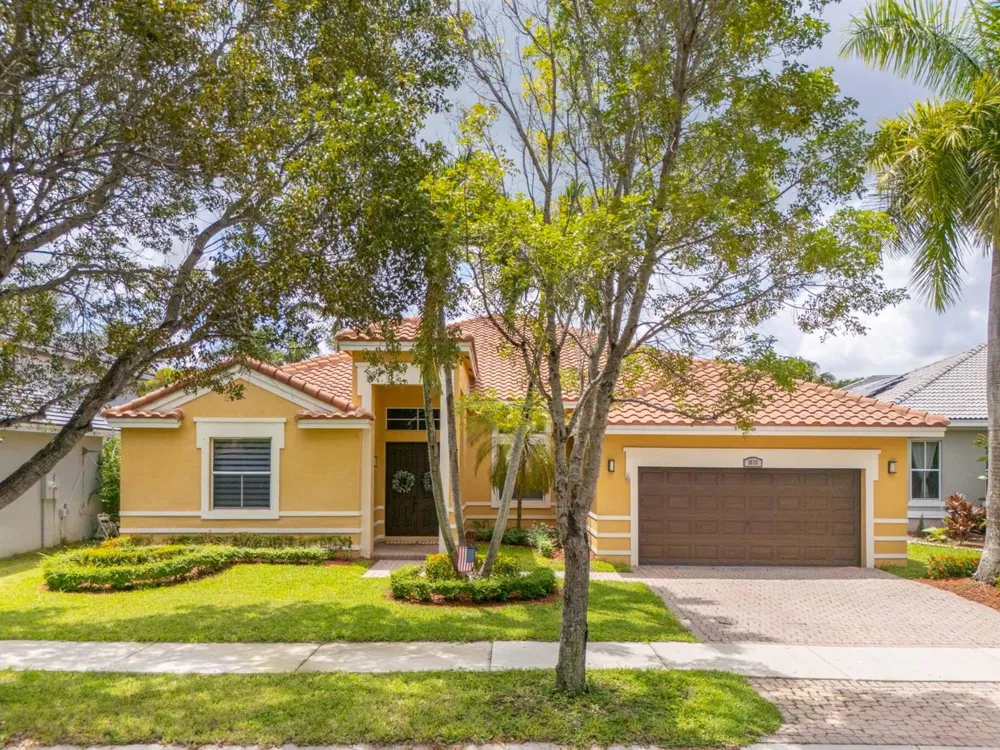 1635 Blue Jay Circle Weston, FL 33327