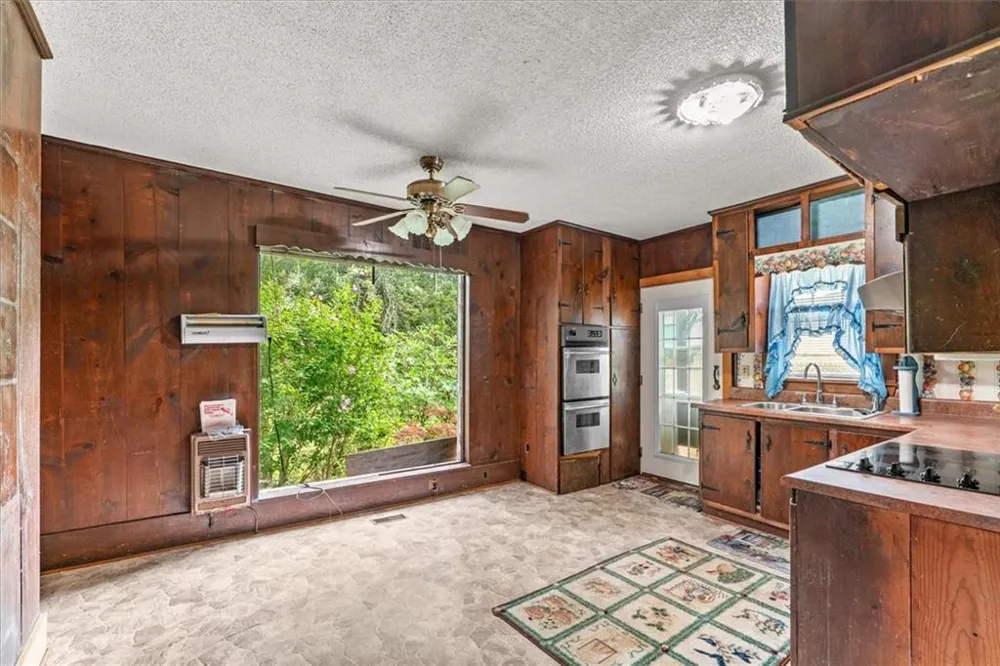 51 Cedar Street Menlo, GA 30731