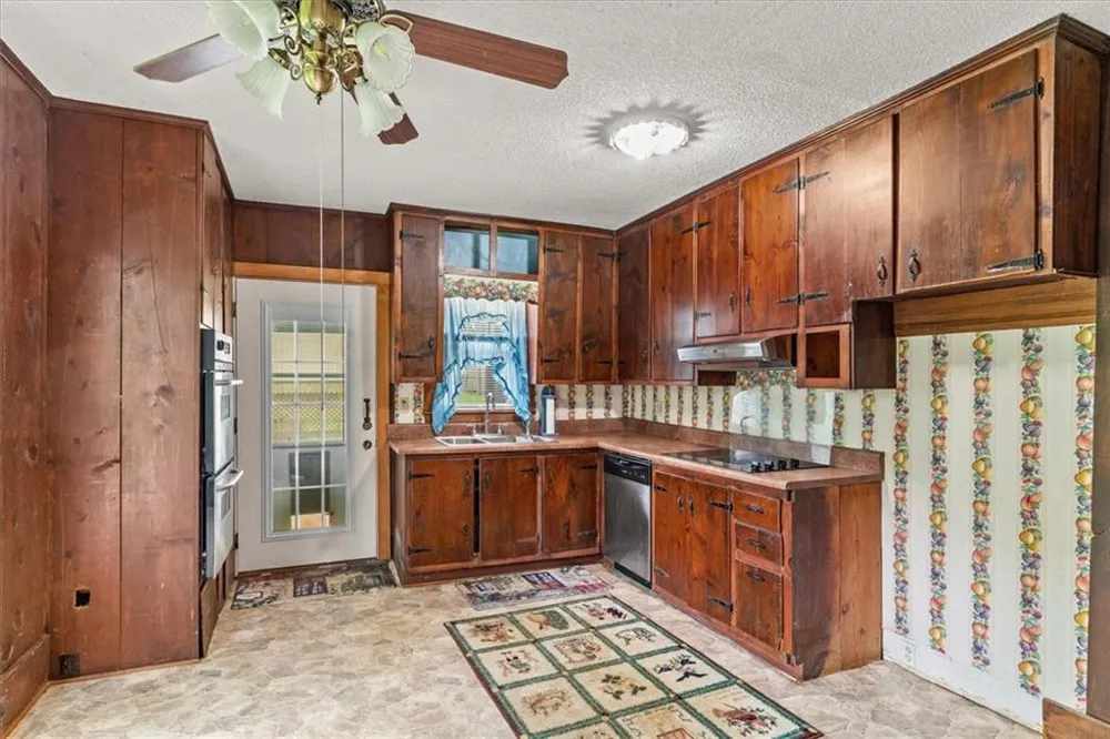 51 Cedar Street Menlo, GA 30731