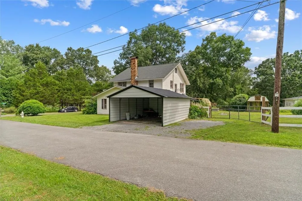 51 Cedar Street Menlo, GA 30731
