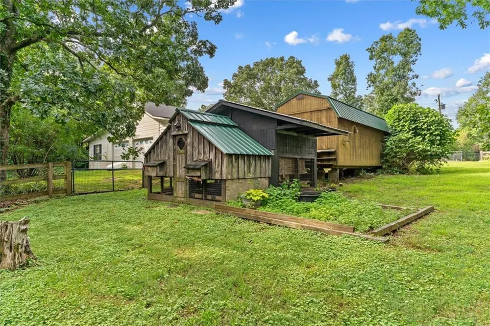 51 Cedar Street Menlo, GA 30731