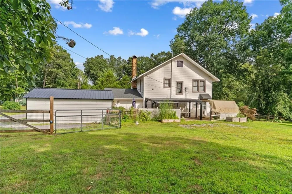51 Cedar Street Menlo, GA 30731
