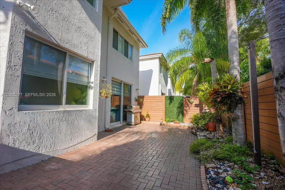 11495 NW 71st St Doral, FL 33178