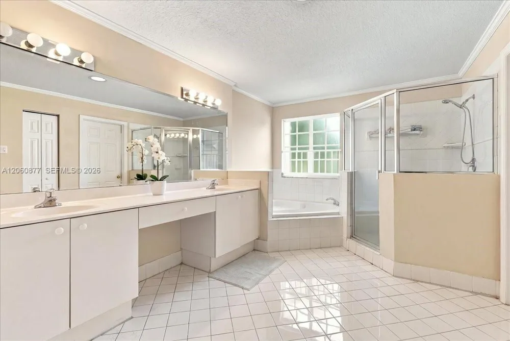 11495 NW 71st St Doral, FL 33178