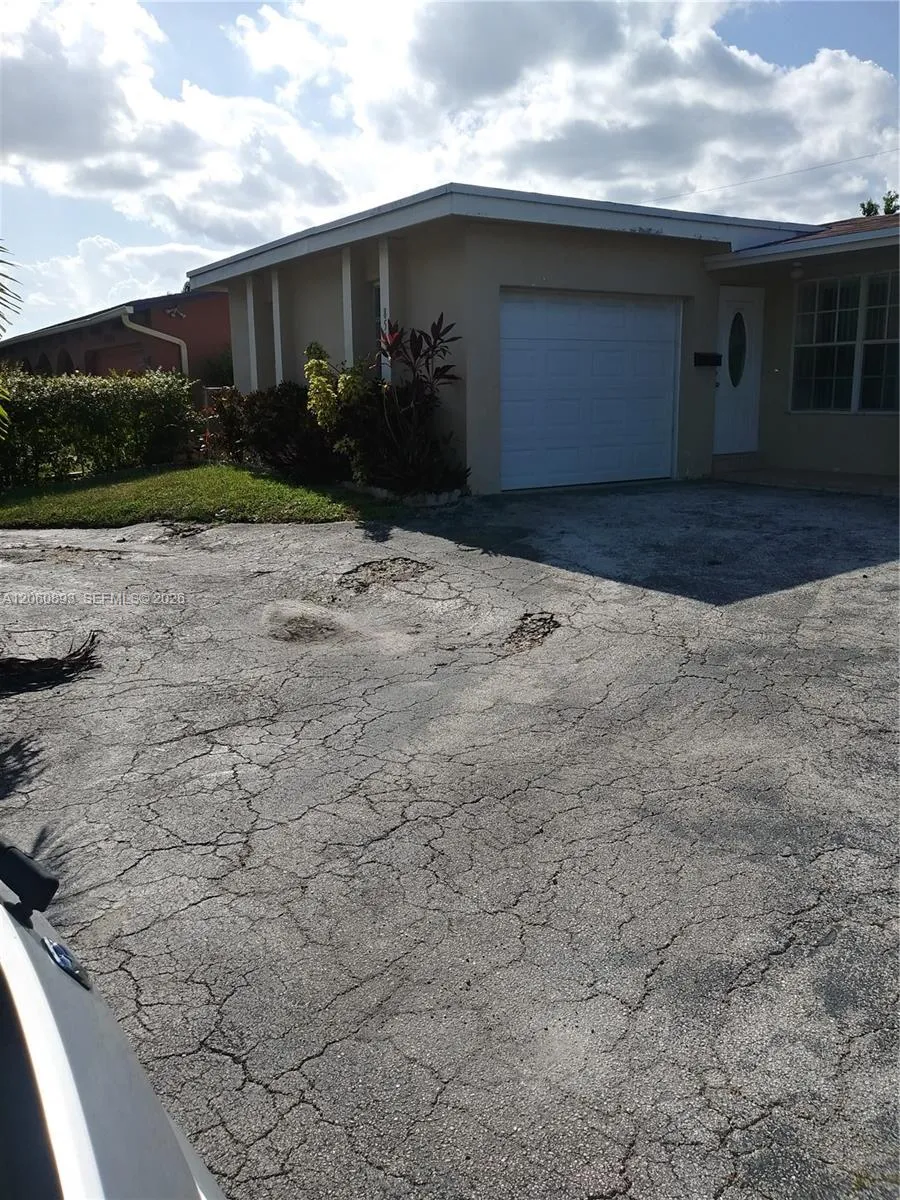 Address Not Shown Sunrise, FL 33322