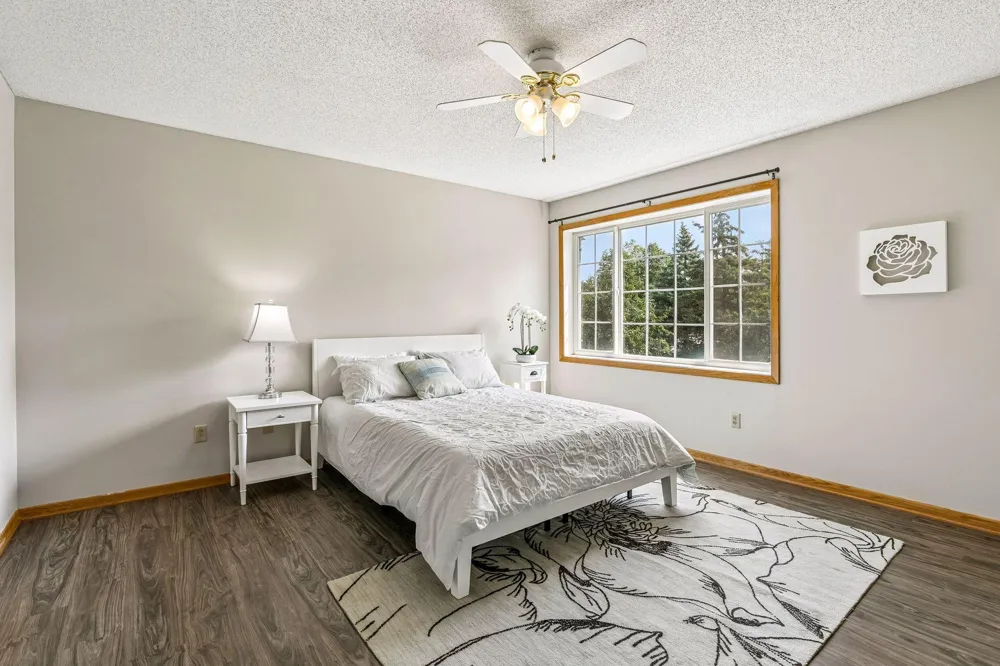 15321 Greenhaven Lane #107 Burnsville, MN 55306