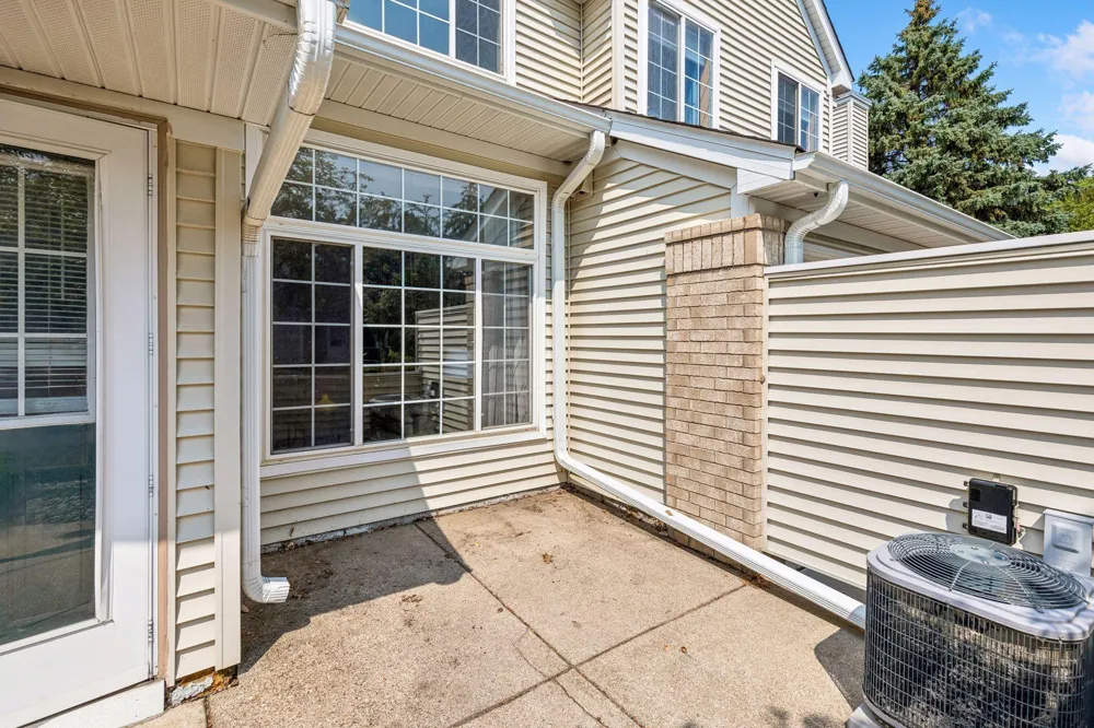 15321 Greenhaven Lane #107 Burnsville, MN 55306