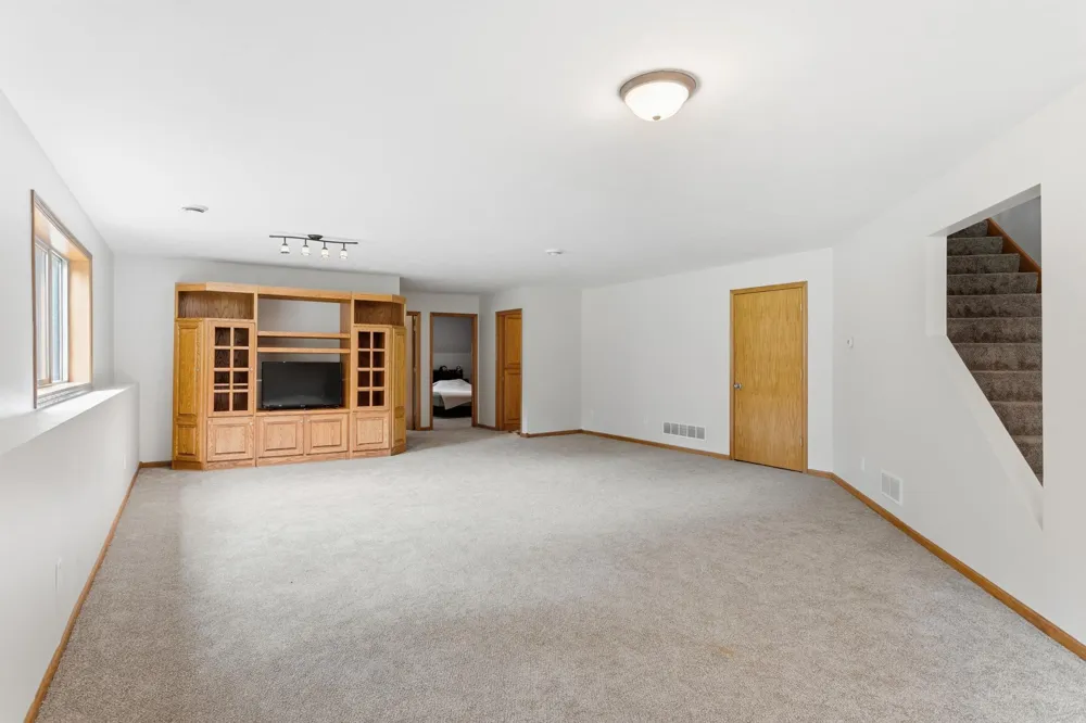 6359 301st Avenue NE North Branch, MN 55056