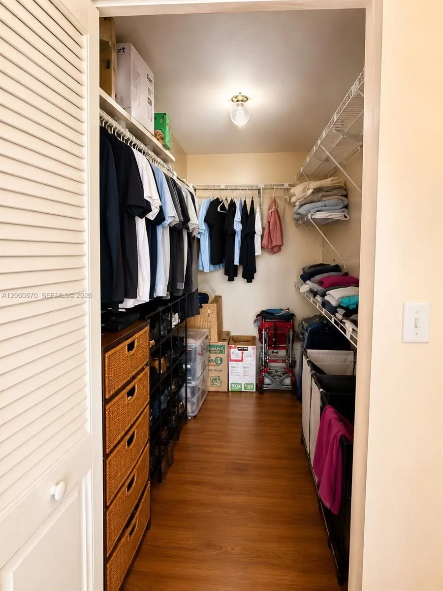 1000 Parkview Dr #505 Hallandale Beach, FL 33009