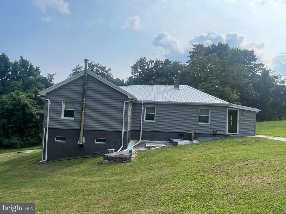 13002 MOORES HOLLOW ROAD SE Cumberland, MD 21502