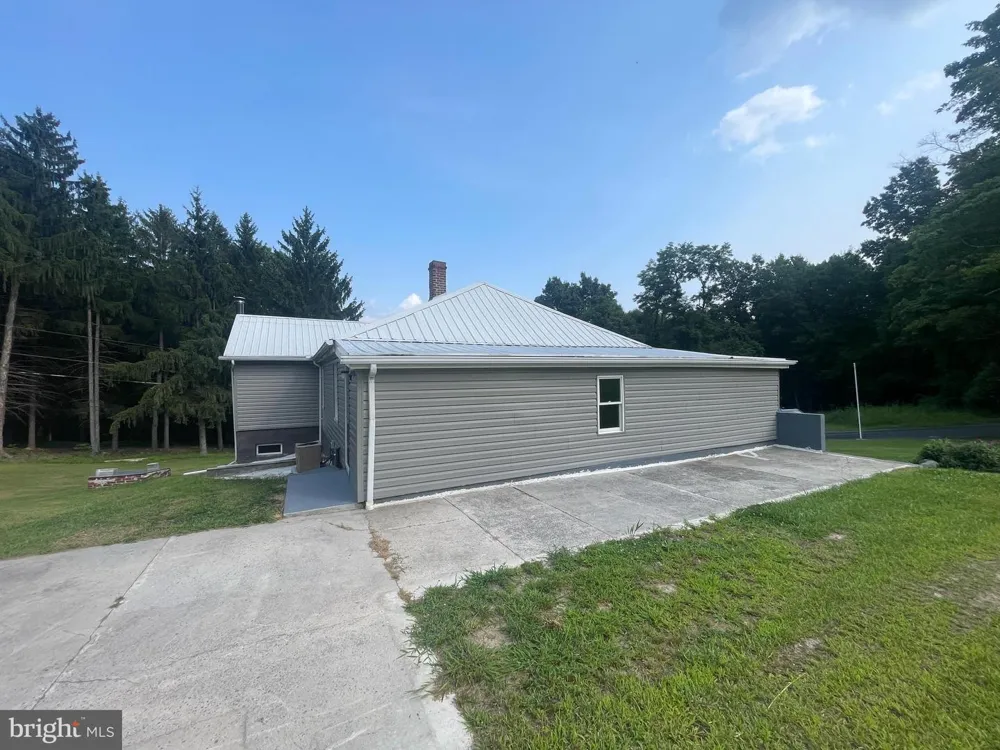 13002 MOORES HOLLOW ROAD SE Cumberland, MD 21502