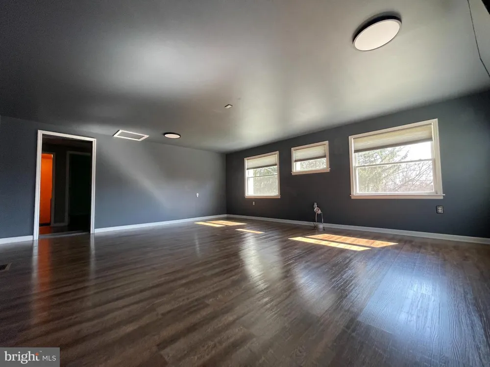 13002 MOORES HOLLOW ROAD SE Cumberland, MD 21502