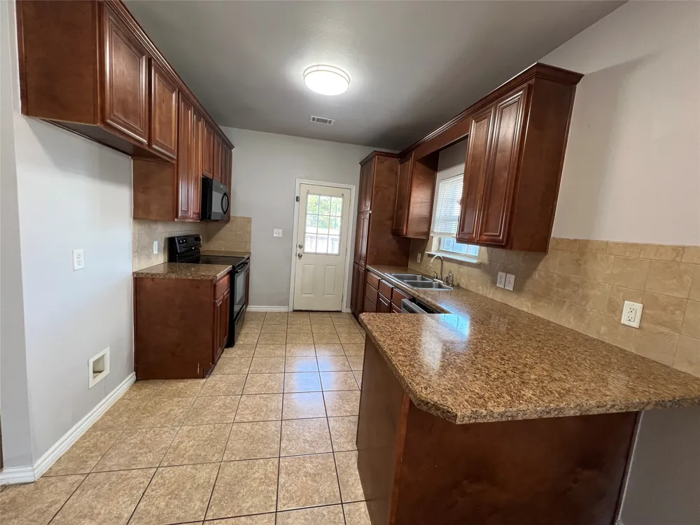 906 Parkplace Ridge Princeton, TX 75407