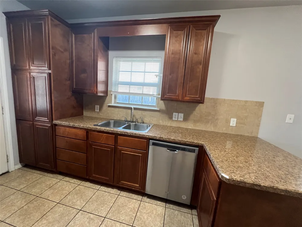 906 Parkplace Ridge Princeton, TX 75407