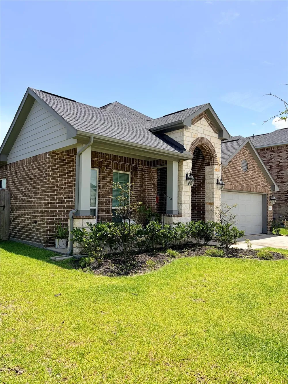 12106 Champions Forest Drive Mont Belvieu, TX 77535