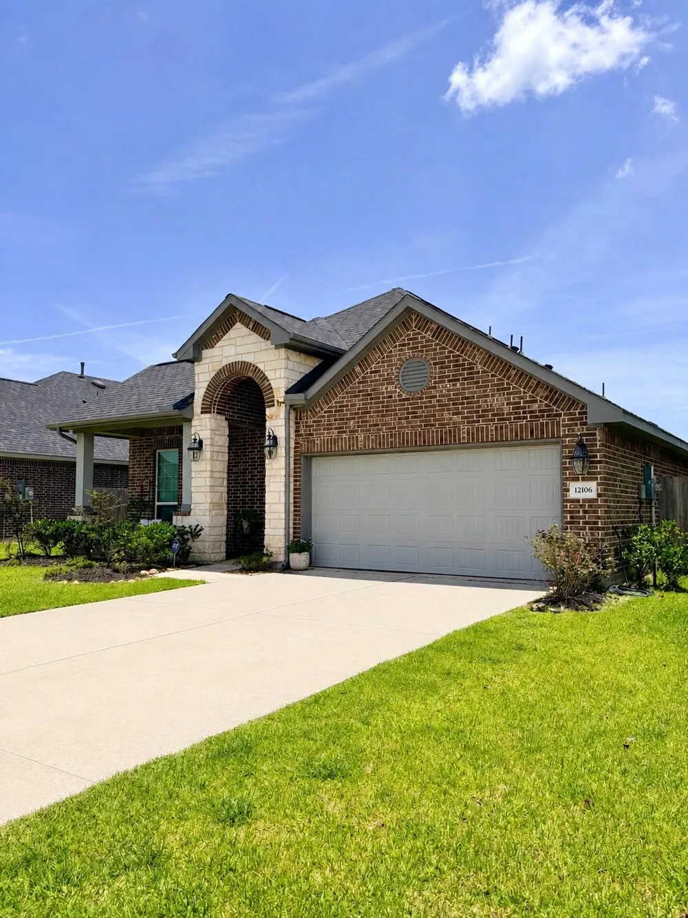 12106 Champions Forest Drive Mont Belvieu, TX 77535