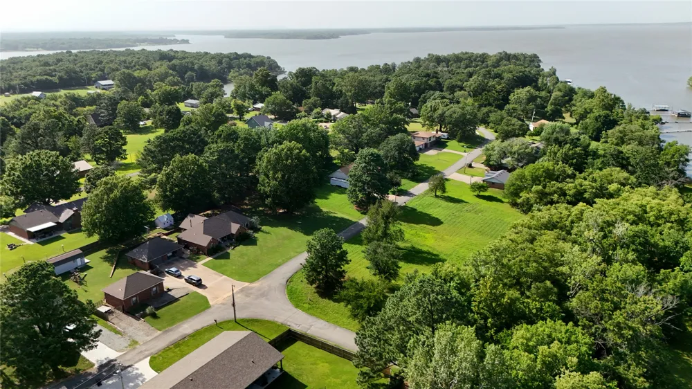 1740 E McGill Eufaula, OK 74432