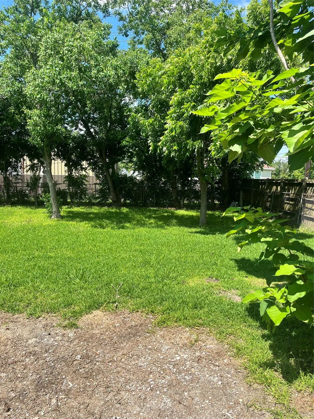 306 S Virginia Street La Porte, TX 77571