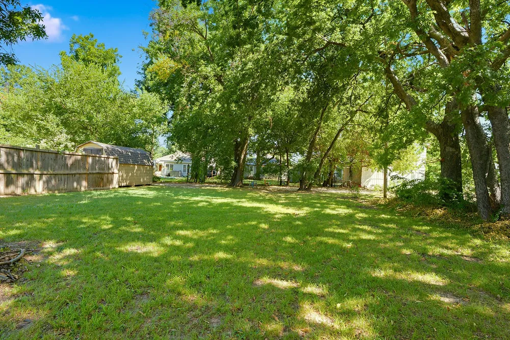 816 E 9th Ada, OK 74820