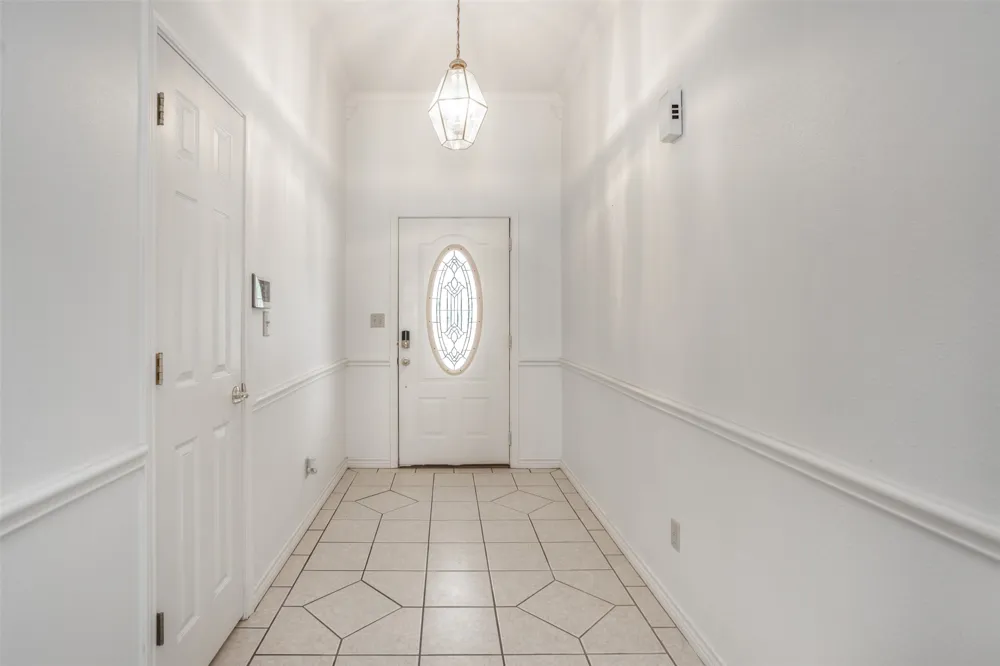 1423 S Howeth Street Gainesville, TX 76240