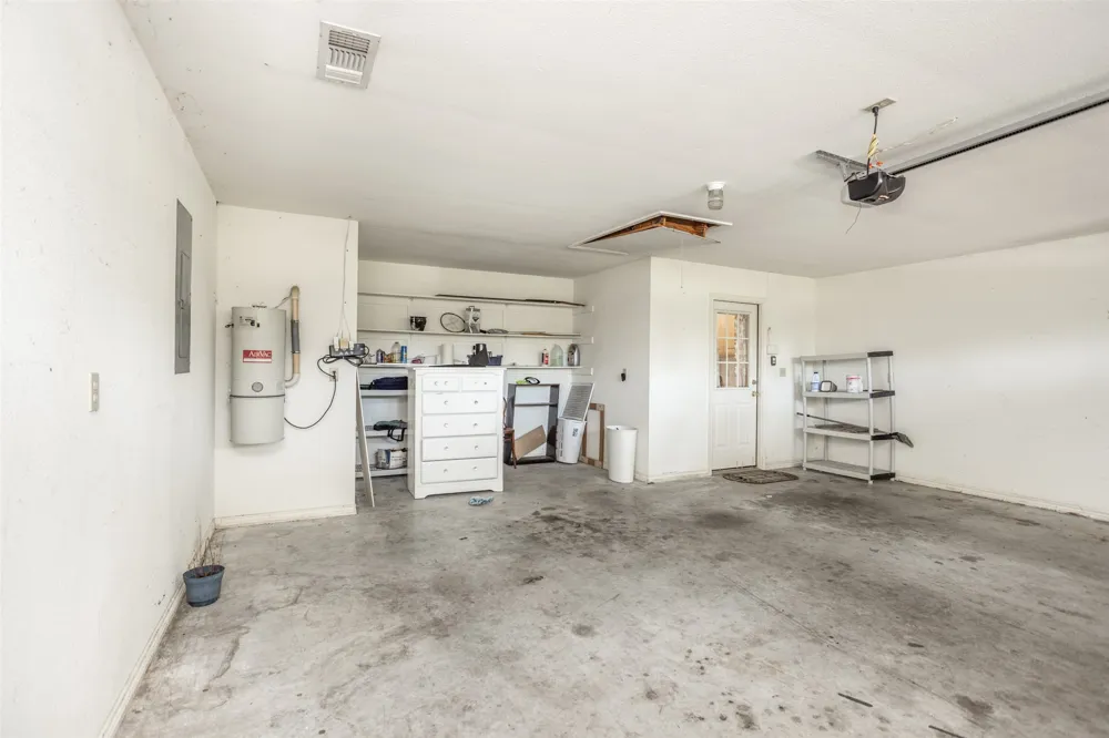 1423 S Howeth Street Gainesville, TX 76240