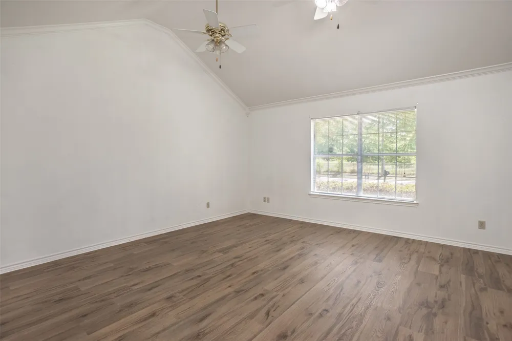 1423 S Howeth Street Gainesville, TX 76240