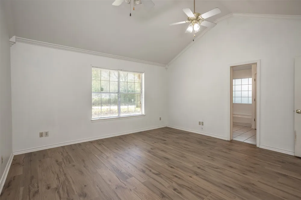 1423 S Howeth Street Gainesville, TX 76240