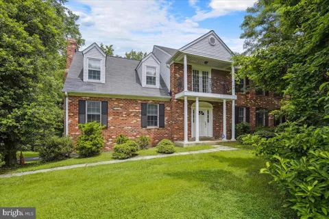 9708 LOCUST HILL DRIVE