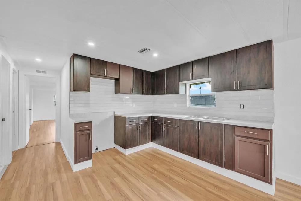 7411 43RD TERRACE ##502 Riviera Beach, FL 33404
