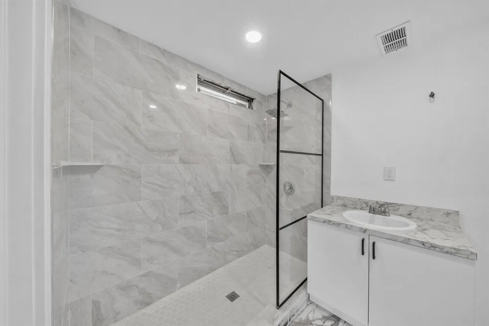 7411 43RD TERRACE ##502 Riviera Beach, FL 33404