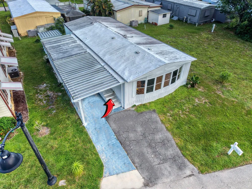 7411 43RD TERRACE ##502 Riviera Beach, FL 33404