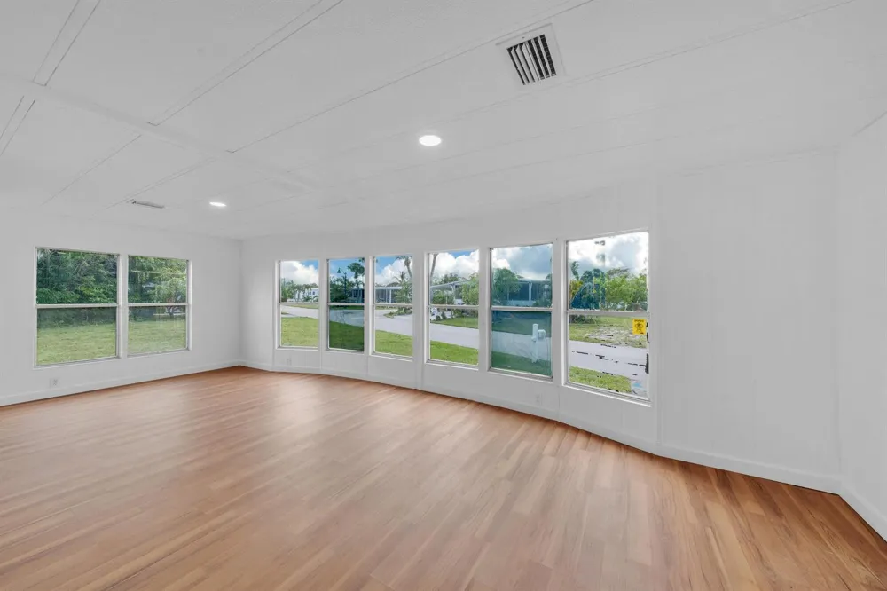 7411 43RD TERRACE ##502 Riviera Beach, FL 33404