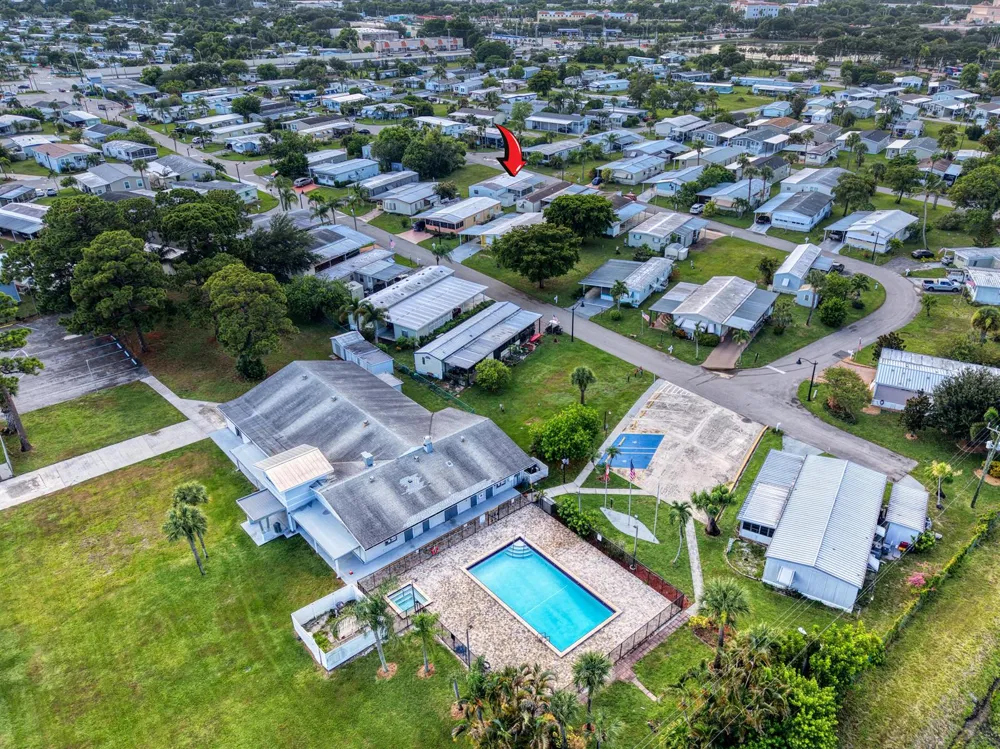 7411 43RD TERRACE ##502 Riviera Beach, FL 33404