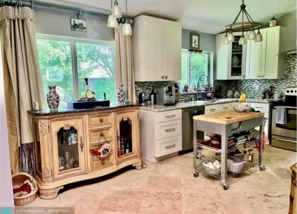 9285 NW 44TH COURT Coral Springs, FL 33065