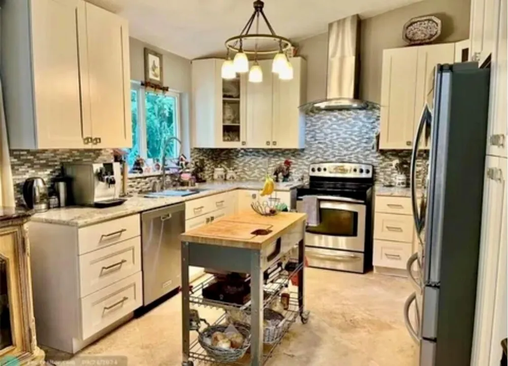 9285 NW 44TH COURT Coral Springs, FL 33065