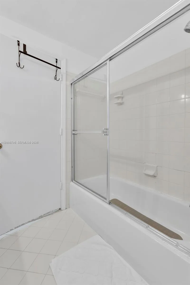 1919 Madeira Dr #4 Weston, FL 33327