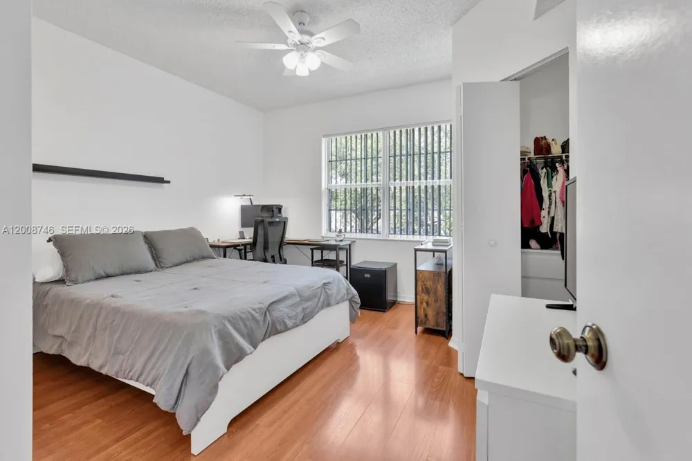 1919 Madeira Dr #4 Weston, FL 33327