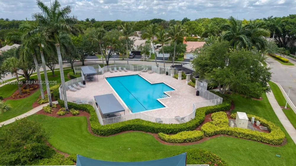 1919 Madeira Dr #4 Weston, FL 33327
