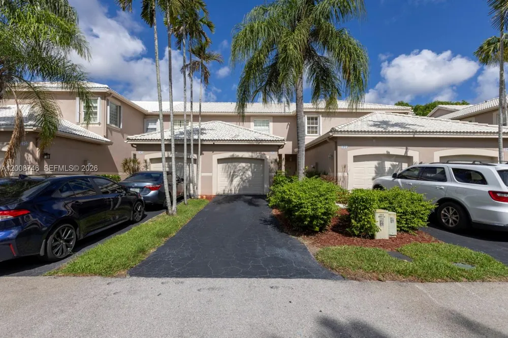 1919 Madeira Dr #4 Weston, FL 33327
