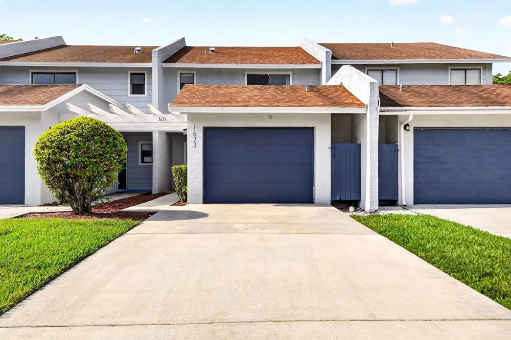 1633 Woodbridge Lakes Circle #1633 West Palm Beach, FL 33406