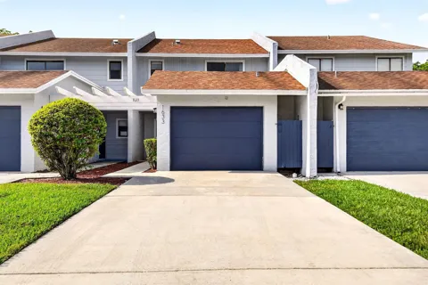 1633 Woodbridge Lakes Circle #1633